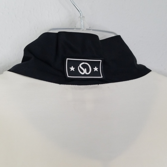 St. John Sport quarter zip Sz M - Picture 3 of 8